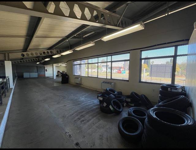 684M² WAREHOUSE TO LET IN STRIJDOMPARK